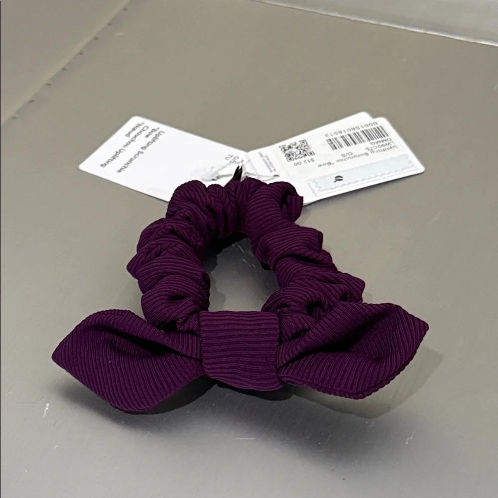 Lululemon Uplifting Scrunchie Bow‎  dramatic magenta purple 💜NWT